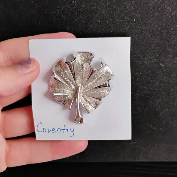 Sarah Coventry brooch - Picture 1 of 3